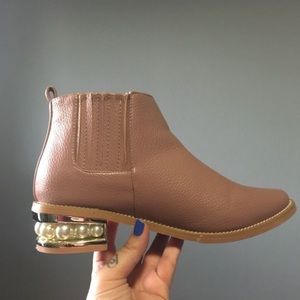 Oak Pink Booties -size 8